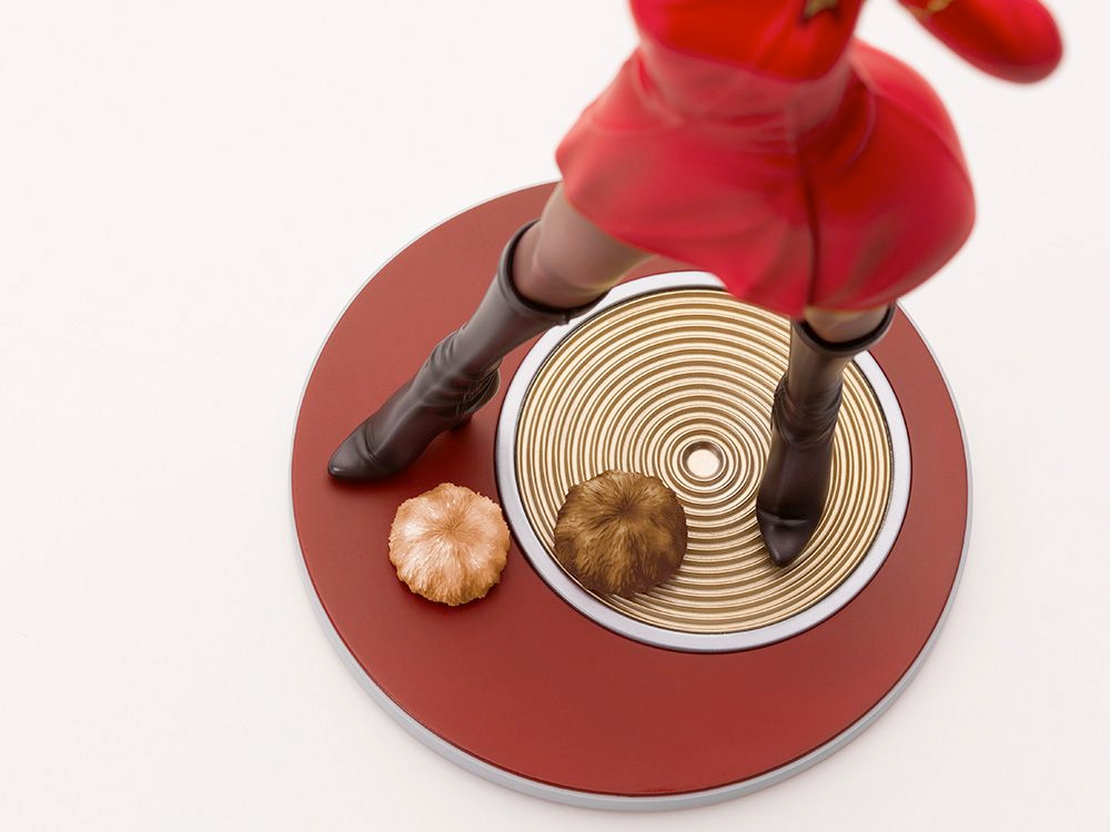 Lieutenant Uhura Star Trek Bishoujo Statue from an Illustration by Shunya Yamashita