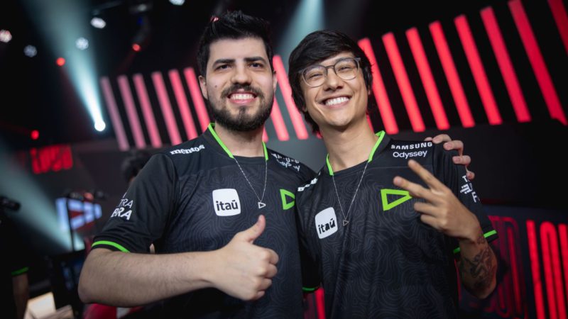 In the photo, Tin and Robo, leaders of CBLOL 2024 in the 6th round