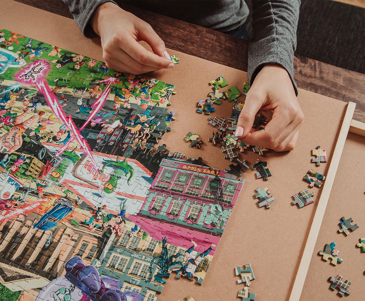 Sci-Fi Classics Alien Attack Puzzle (Take me to your leader!)
