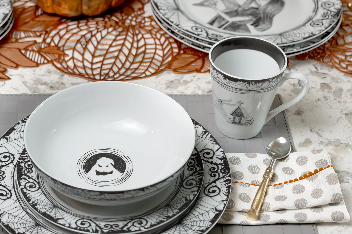 The Nightmare Before Christmas Dinner Set Complete with 16 Pieces