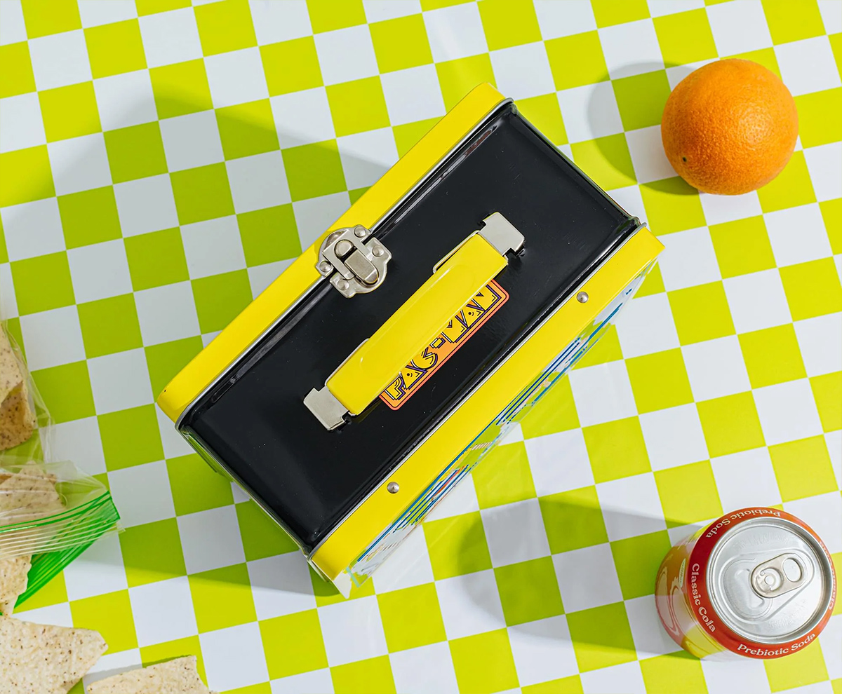 Pac-man can lunchbox with ghosts Blinky, Pinky, Inky and Clyde