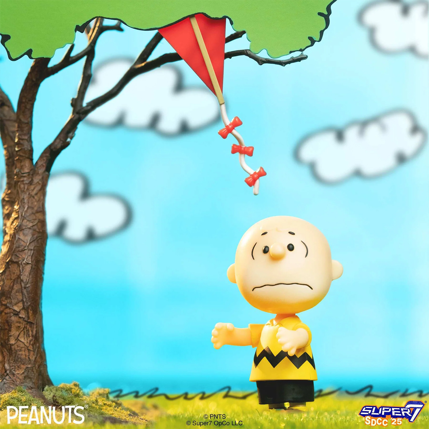Charlie Brown and the Tree Come-Pips Reaction Diorama Box