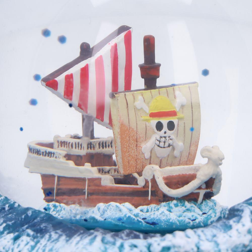 Snow Globe Pirate Ship Going Merry de One Piece